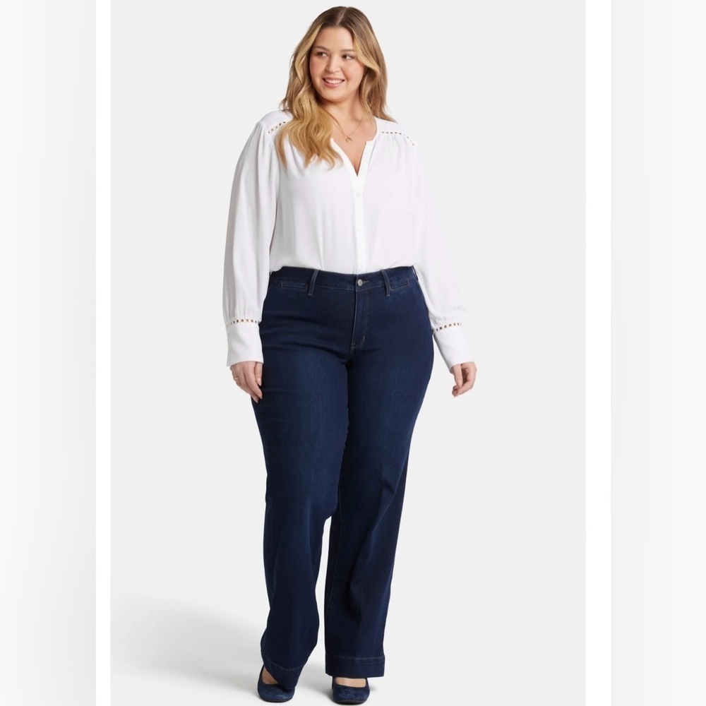 NYDJ Dark Indigo Flared Jeans Burbank Wash Studded Back Pockets Size 16 - Picture 3 of 8